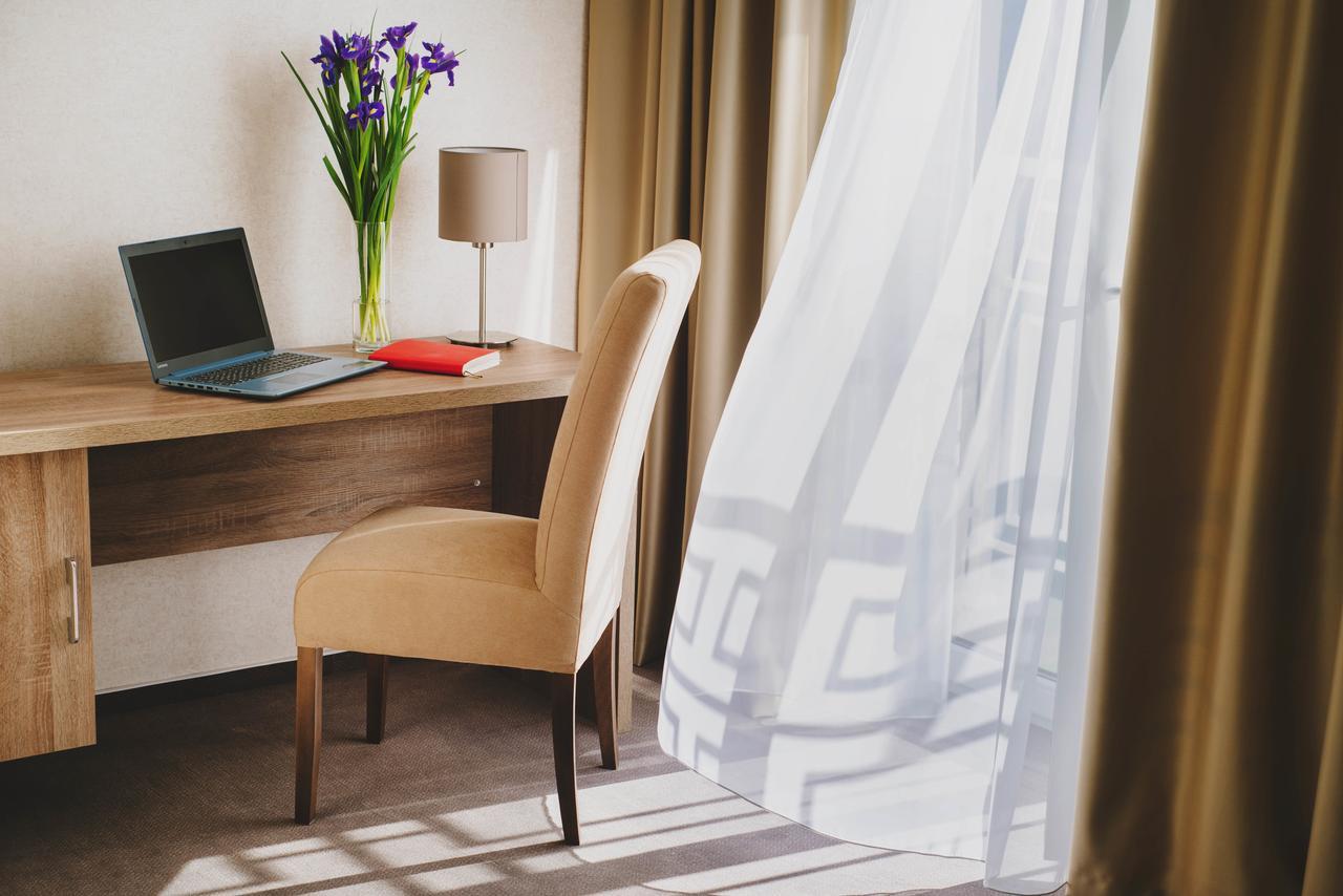 Hotel Alkor Truskavets Ngoại thất bức ảnh