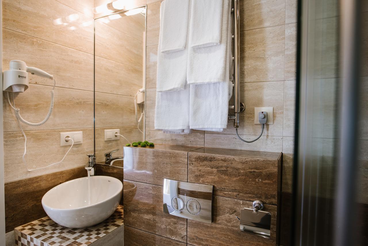 Hotel Alkor Truskavets Ngoại thất bức ảnh