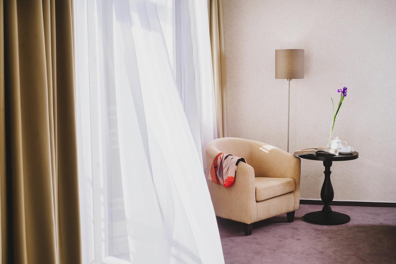 Hotel Alkor Truskavets Ngoại thất bức ảnh