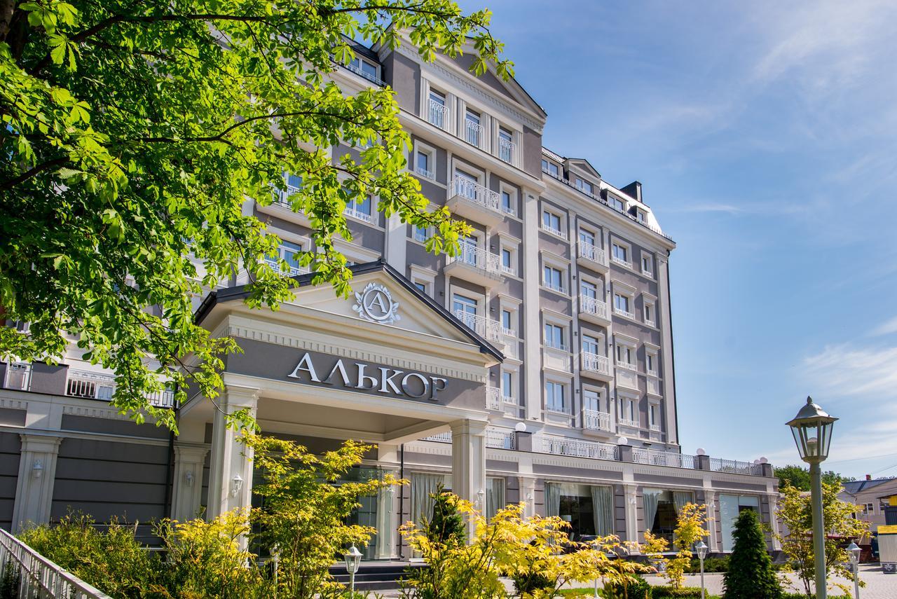 Hotel Alkor Truskavets Ngoại thất bức ảnh