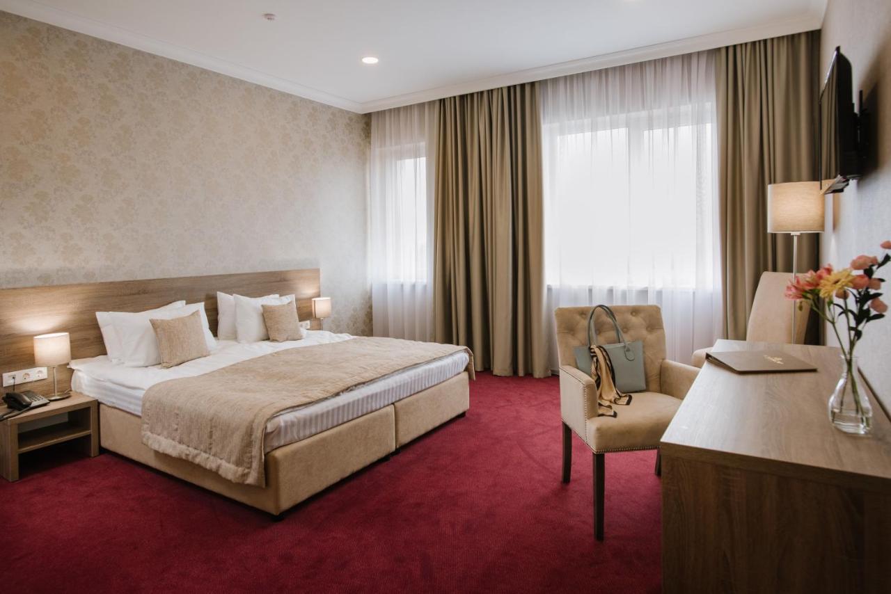 Hotel Alkor Truskavets Ngoại thất bức ảnh