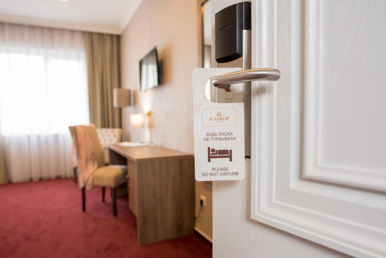 Hotel Alkor Truskavets Ngoại thất bức ảnh